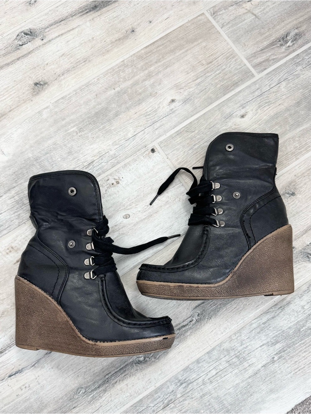 Mossimo Kanea Black Faux Leather Lace Up Ankle Wedge Boots